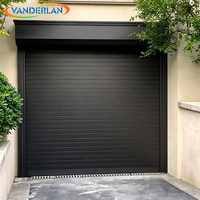 Porte de garage sectionnelle sur mesure, plusieurs options de couleurs pour la rénovation et la remise à neuf des extérieurs de villas
