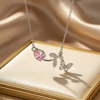 Collier Tendance Papillon Tulipe Entièrement Pavé de Zircons, Plaqué Or 18K, Chaîne de Clavicule Délicate, Bijou de Niche Luxe Léger, Idéal Cadeau