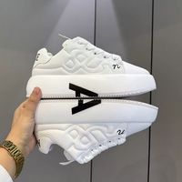 Chaussures de sport décontractées pour hommes, respirantes, augmentant la taille, tendance mode, en maille, pour activités de plein air, avec semelle intérieure en caoutchouc, directement du fabricant
