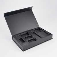 Carte de membre de club avec logo personnalisé, boîte cadeau en carton noir mat de qualité supérieure, fermeture magnétique, gaufrage, emballage rigide recyclable