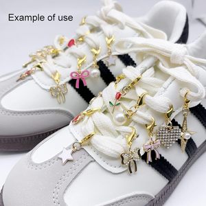 Breloques dorées pour chaussures, style PCS, pour la décoration des lacets de baskets, pendentif nœud avec fermoir mousqueton, accessoire de bijouterie fait main - Product Image 3