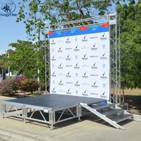 Ensemble complet de scène modulaire avec escaliers, garde-corps et plinthes pour concerts et festivals