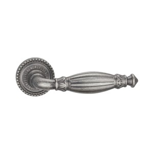 Poignée <span class=keywords><strong>de</strong></span> <span class=keywords><strong>porte</strong></span> en fer forgé <span class=keywords><strong>de</strong></span> style classique européen, anti-rouille, ensemble <span class=keywords><strong>de</strong></span> leviers <span class=keywords><strong>de</strong></span> <span class=keywords><strong>porte</strong></span> vintage en fonte <span class=keywords><strong>pour</strong></span> portail extérieur <span class=keywords><strong>de</strong></span> luxe - Product Image 1
