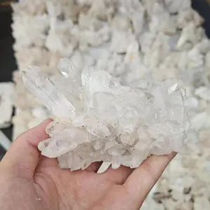 Grosir Natural Fengshui Gaya Berkualitas Baik Jelas Kuarsa Kristal Batu Penyembuhan untuk Penyembuhan