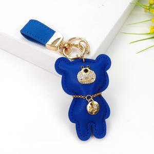 Nouveau porte-clés en cuir PU imprimé UV écologique en forme d'ours, accessoire cadeau promotionnel - Product Image 5
