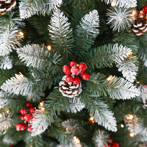 Sapin de Noël en PE/PVC ignifuge avec lumières colorées, pommes de pin et baies, vert, pour intérieur – Meilleures ventes - Product Image 5
