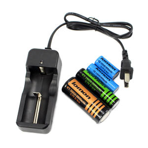 Chargeur de batterie de bureau Luomen 18650 26650 14500 Li-ion avec protection contre les surcharges, câble standard - Product Image 1