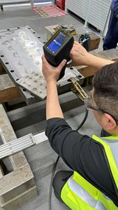 Espectrómetro Láser Portátil Yuboo de Alta Precisión, 99.99% de Precisión en Pruebas Rápidas de Carbono en Aleaciones SS316, Equipo de Prueba Portátil IP54 - Product Image 3