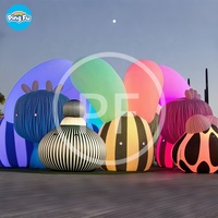 Patung kecil Led, Festival musik cahaya acara seni lampu Led raksasa patung publik bergaris orkestra