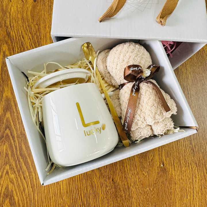热销产品商务礼品咖啡杯陶瓷杯毛巾熊男孩和女朋友新年生日顾客礼品套装