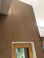 Panneau mural intérieur en WPC co-extrudé, insonorisant, résistant à l'humidité, anti-moisissure, revêtement décoratif pour bureau, hôtel, maison