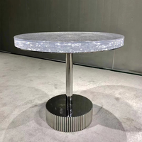 Table d'appoint ronde en résine pour le thé et le café