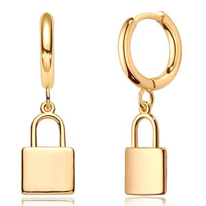 Orecchini a Cerchio a Forma di Lucchetto Dorato, Placcati in Oro 18K, Stile Classico per Uso Quotidiano Femminile E3298 - Product Image 1