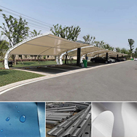 Abri de voiture moderne anti-UV en PVC enduit, toit en arche, pour 3 véhicules, structure de stationnement extérieure, abri en matériau PVDF PTFE pour hôtel et villa