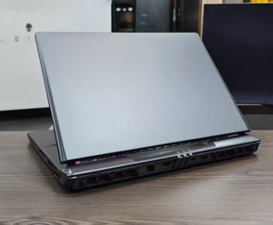 Ordinateur portable de jeu d'occasion Vector GP68HX avec Intel Core I9 13e génération RTX4060 16+1tb 16 pouces - Product Image 3