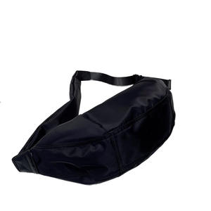 Nouveau sac bandoulière en maille pour femme, léger, avec fermeture éclair, sangle unique, style quotidien pour les trajets, en tissu noir, collection Printemps 2025 - Product Image 4