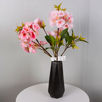 Vente en gros de branches de fleurs de cerisier artificielles blanches mélangées, tiges de fleurs de sakura artificielles pour les arrangements floraux de printemps, les mariages et les événements à domicile
