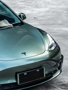 Pellicola Vinilica Autoadesiva in PET Effetto Metallo Liquido Lucido a Specchio per Personalizzazione Carrozzeria <span class=keywords><strong>Auto</strong></span> - Product Image 2