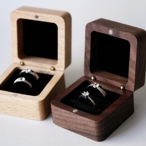 Charnière magnétique de souvenir de mariage et de fiançailles gravée au laser avec doublure en velours - Product Image 4