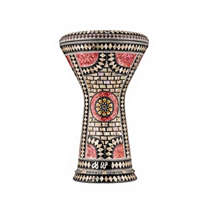 Gawharet El Fan 17,5 pouces, Darbuka Doumbek égyptien en aluminium et nacre incrustée, fait main (Or, Turquoise, Vert, Rouge, Rose) - Product Image 1