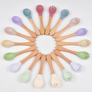 Juego de cucharas de silicona sin BPA con mango de madera, utensilios de aprendizaje para bebés - Product Image 4