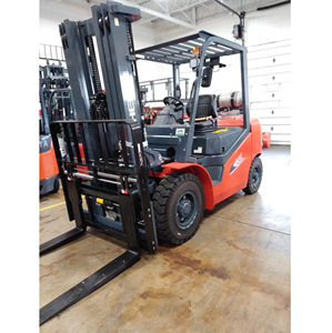 Chariot élévateur contrepoids GPL HELI CPYD40 de <span class=keywords><strong>4</strong></span> tonnes avec déplaceur latéral pour les centres de distribution, la construction et la manutention de marchandises - Product Image 1