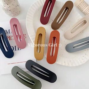 Pinza para el pelo grande minimalista de resina plástica para mujer, uso diario, 13 cm - Product Image 1