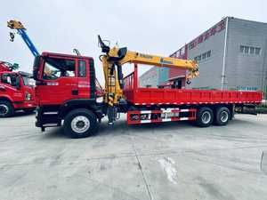 Grue montée sur camion de chantier robuste avec flèche télescopique X-CMG, personnalisable pour la levée en construction et le transport de marchandises - Product Image 3