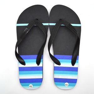 <span class=keywords><strong>Chanclas</strong></span> clásicas con estampado de seda a rayas blancas y azules para hombre - Product Image 1