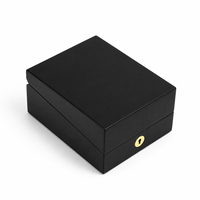 Boîte cadeau en bois noir brillant faite à la main pour parfum, verrouillable, rectangulaire, pour une seule bouteille, avec doublure intérieure artisanale colorée