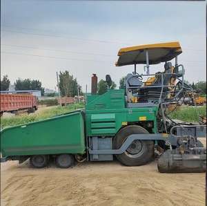 Hochwertige Gebrauchtmaschine für Straßenbau: Leistungsstarker Asphalt- und Betonstraßenfertiger sowie Betongrabenformmaschine - Product Image 2