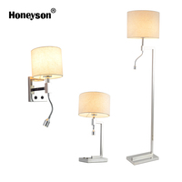 Lampe de chevet moderne minimaliste 5 étoiles de luxe en acier inoxydable, lampe murale/sur pied, couleur et logo personnalisables pour les clients d'hôtel