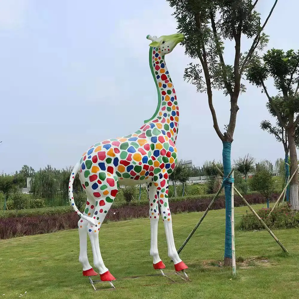 Fabricantes de venda direta de veados girafa camelo animal escultura de bronze personalizada ao ar livre