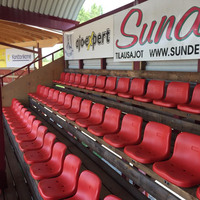 Chaises à dossier haut en plastique HDPE de couleur résistante aux UV, blanchissantes de stade, sièges amovibles