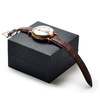 Montre de luxe pour femmes et ensemble de bijoux de bague dans une boîte cadeau de mode de stratification mate pour montre pour hommes