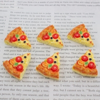 Aanpasbare pizzapuntjes hars cabochons 22*27mm mini voedselcharms DIY knutselwerkjes feestdagen Halloween Thanksgiving kinderspeelgoed