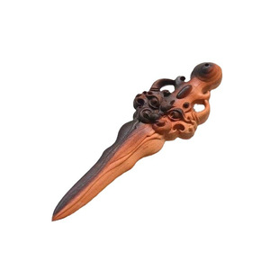 Colgante de espada de madera de durazno natural con efecto rayo, accesorio personal temático para niños, regalo de uso general - Product Image 5