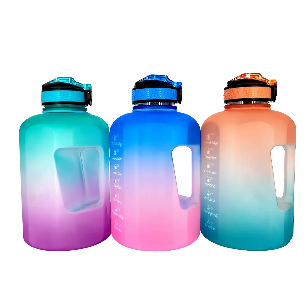 Botella de agua con pajita de plástico con tapa emergente de color degradado deportivo hexagonal de gran capacidad de 2,2 L