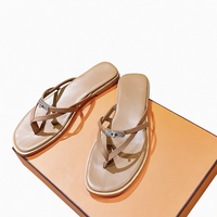 Chaussures de luxe pour femmes 2026, de haute qualité, en cuir véritable, semelle extérieure en caoutchouc, confortables, pour l'extérieur, tongs et sandales d'été