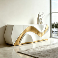 Buffet de rangement incurvé en fibre de verre ivoire, avec panneau ondulé doré incrusté, armoire à 4 portes pour hall de maison de style crème