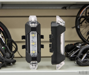 Feu arrière de bicyclette, chargeur USB, voyant d'avertissement <span class=keywords><strong>clignotant</strong></span> de nuit, lumière LED de vélo de montagne, équipement de bicyclette - Product Image 1