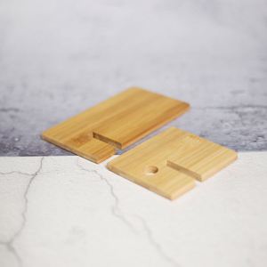 Support de bureau en bambou gravé, écologique et créatif, avec design personnalisé, vente en gros - Product Image 3