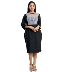 Robe en dentelle noire et grise élégante et luxueuse, ornée de perles, décontractée pour femmes - Product Image 2