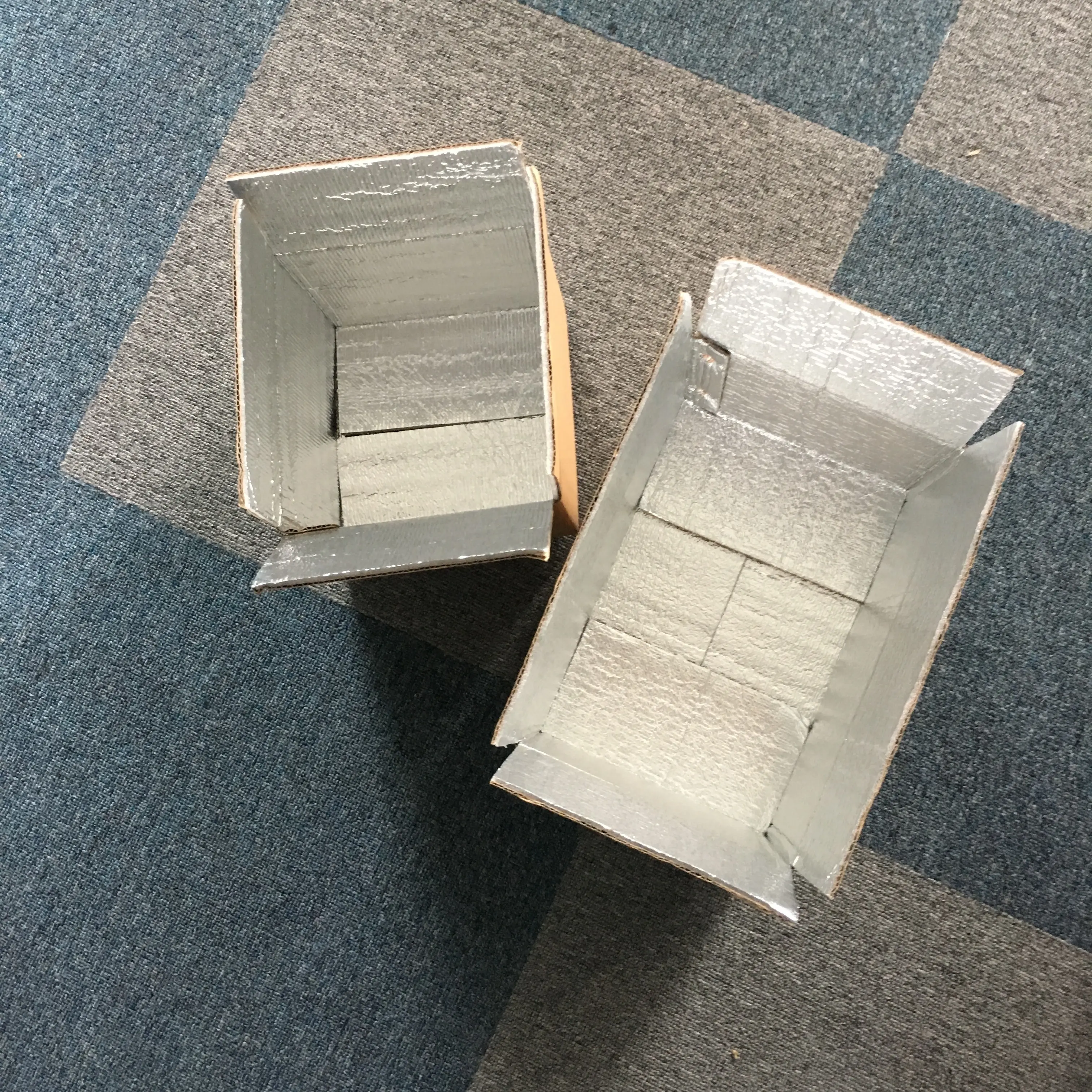 찬 저장 상자 격리된 알루미늄 호일 물결 모양 판지 동결 상자 어는 콘테이너 식품 포장