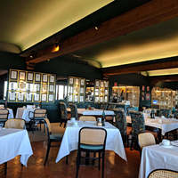 Arredamento per Bar Commerciali, Ristoranti, Fast Food, Caffetterie, Chioschi, Sedie e Tavoli in Vendita, Soluzioni Personalizzate per Arredamento Club