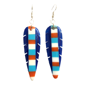 Expédition immédiate, Boucles d'oreilles pendantes en résine pour femme, de marque, de mode, faites à la main, de qualité supérieure, avec incrustation de résine en forme de feuille, multicolores - Product Image 1