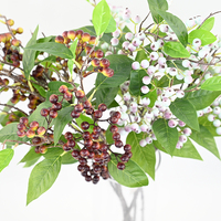 Vente en gros de branches de fruits sauvages artificiels en PE de taille moyenne avec feuilles vertes pour la décoration intérieure, les accessoires de photographie et l'affichage en cuisine
