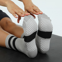 Logo personnalisé Chaussettes rayées antidérapantes de yoga en coton pour femmes