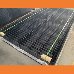 แผงรั้วเหล็กโค้ง 3 มิติ รุ่น 7016 สำหรับตกแต่ง พร้อมงานเชื่อมต่อกับไม้แบบโปแลนด์  รั้วขายส่งคุณภาพดีที่สุด แผงรั้วโค้ง - Product Image 4