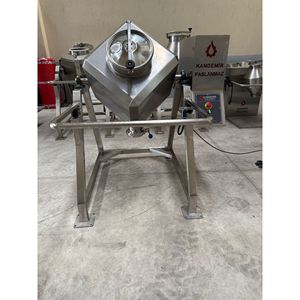Mélangeur de poudre cubique Kandemir 150 litres, mélangeur rotatif 3D en acier inoxydable, de laboratoire à l'échelle industrielle - Product Image 1